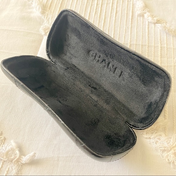 CHANEL BLACK QUILTED LOGO SUN GLASSES HARD CLAM SHELL PROTECTIVE CASE BOX - Picture 2 of 3
